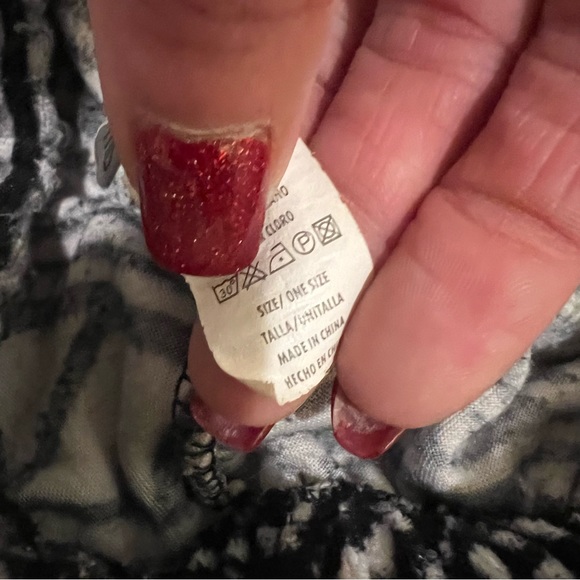 Black and White Super Soft Leggings - Picture 3 of 4